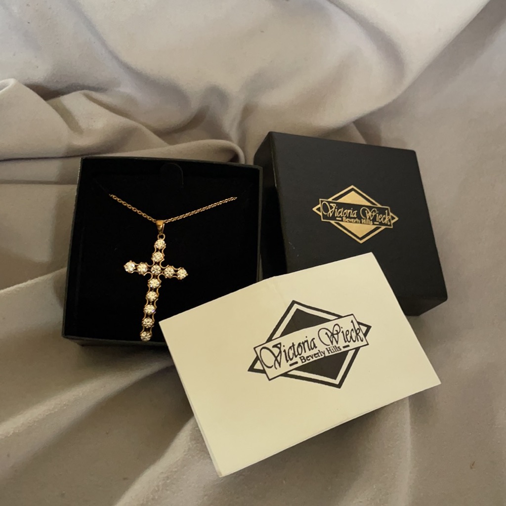 Victoria Wieck Gold Cross Necklace 119$